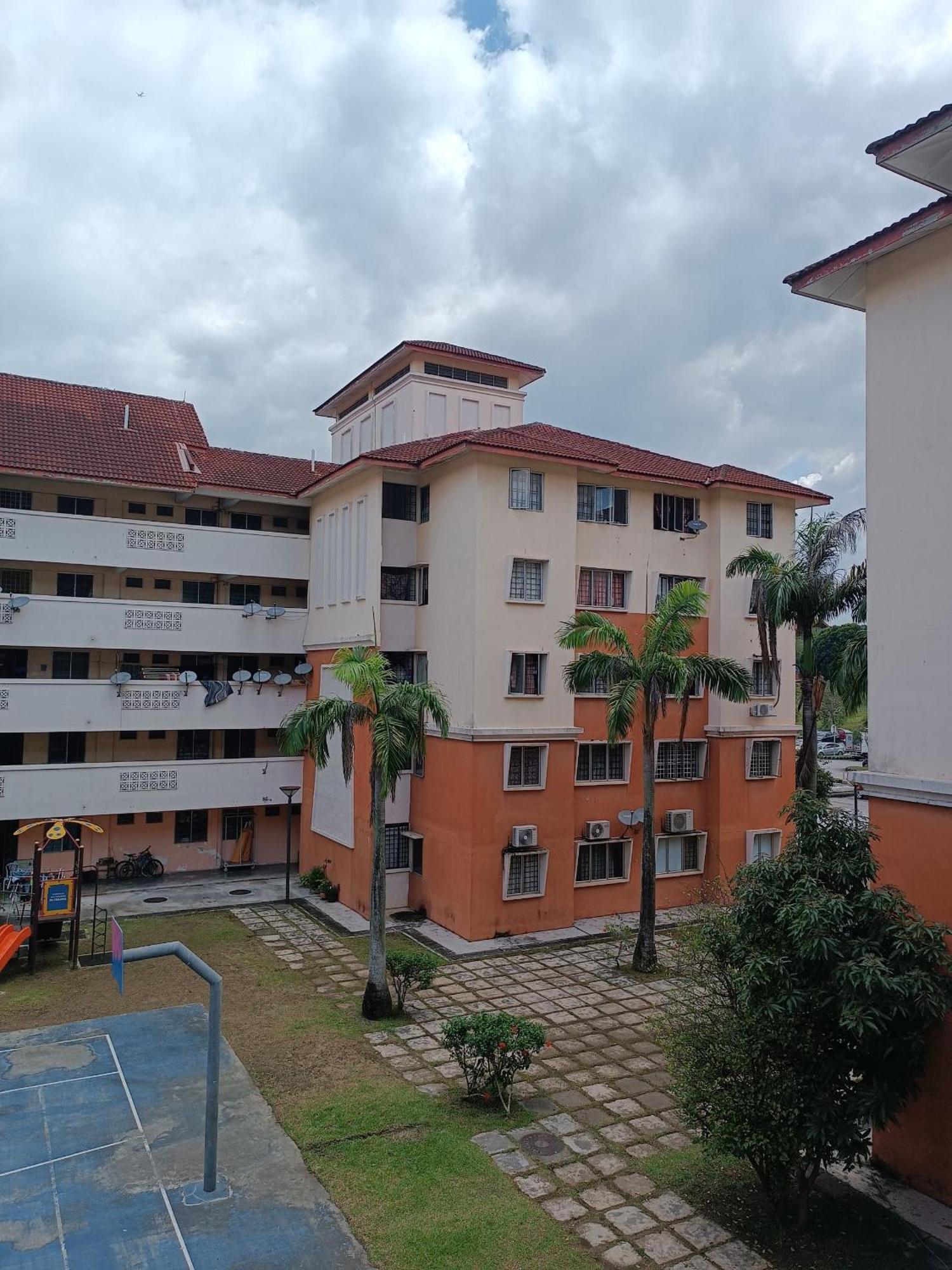 M.Fr Homestay Pangsapuri Putra Damai Путраджая Екстериор снимка